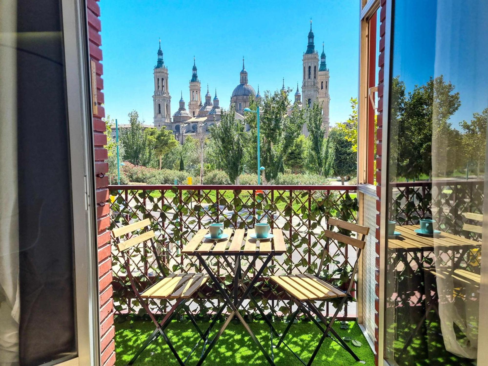 Front Views To El Pilar Comotucasa Сарагоса Экстерьер фото